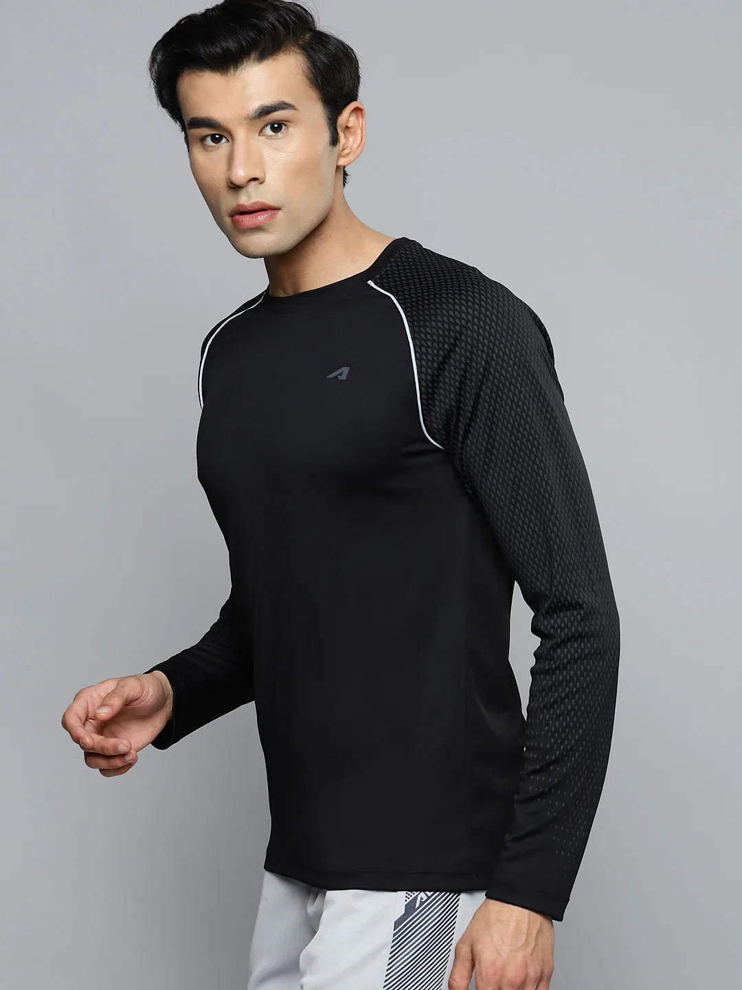 Alcis Men Black Slim Fit Training or Gym T-shirt