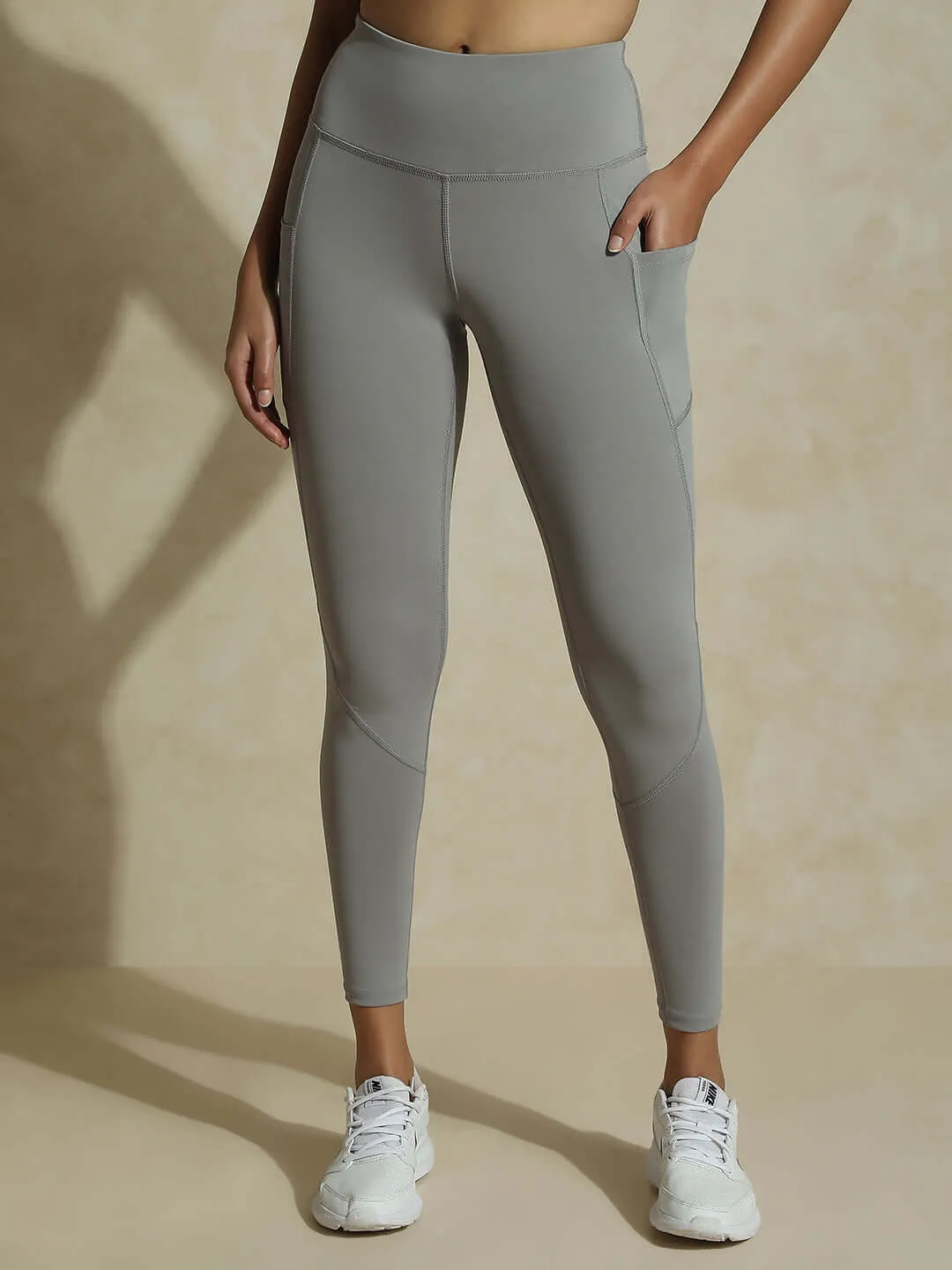 Cloud Grey High Impact Action Bra & Aura Leggings