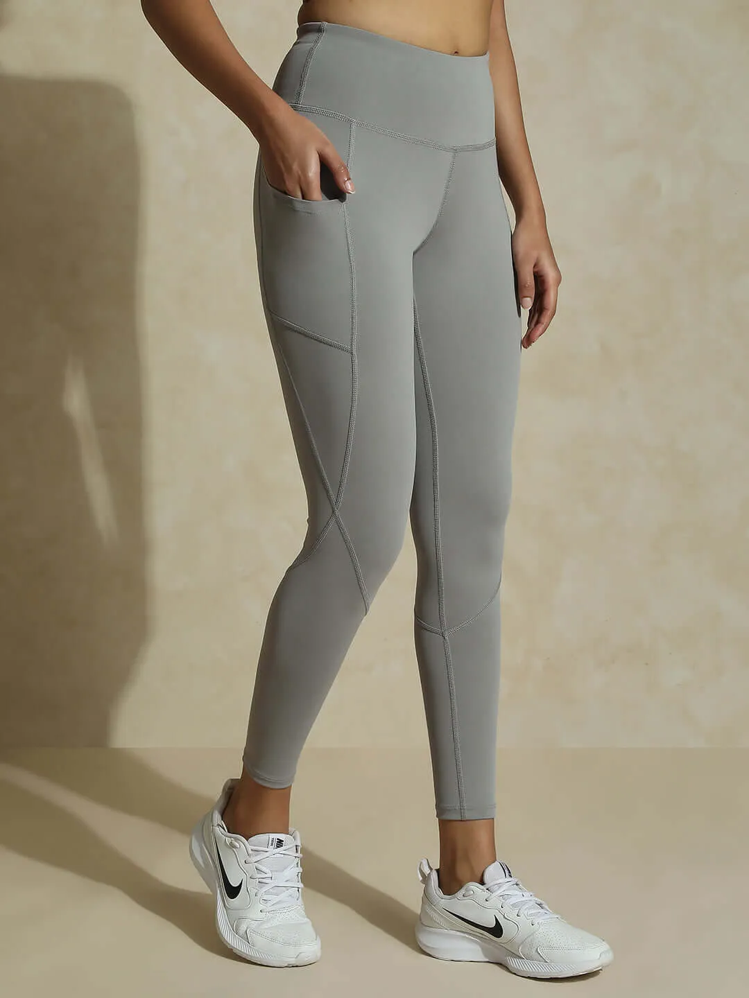 Cloud Grey High Impact Action Bra & Aura Leggings