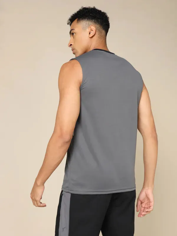 Men Colorblock Slim Fit Crew Neck Innerwear Vest with TECHNO COOL 