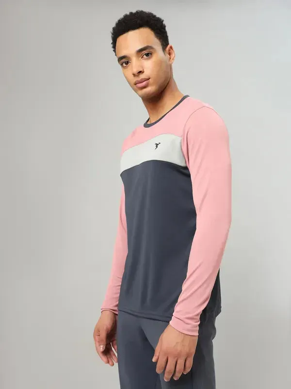 Men Colorblock Slim Fit Crew Neck T-shirt with MATPIQ