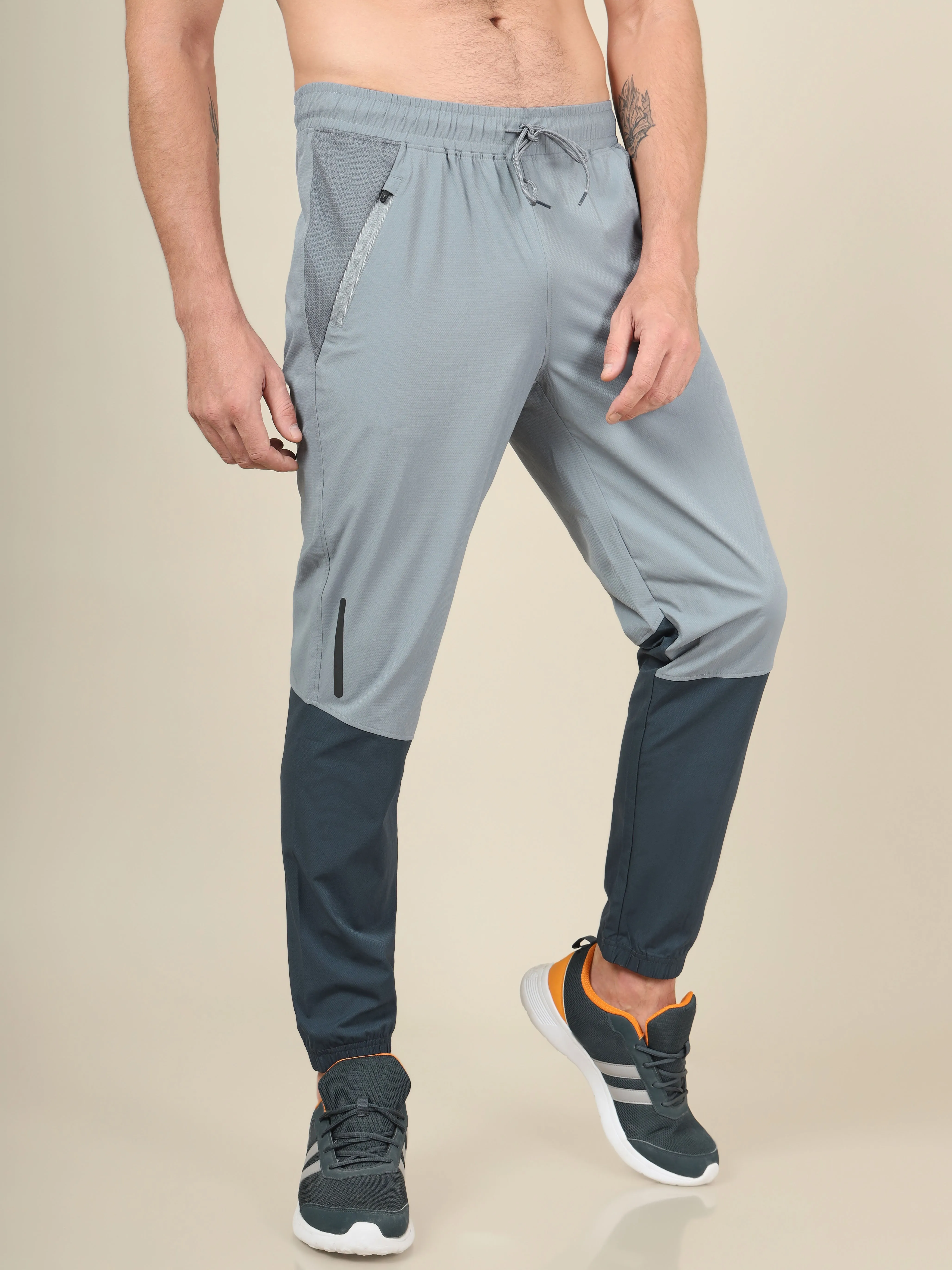 Men Colorblock Slim Fit Joggers with TECHNOLITE STRETCH