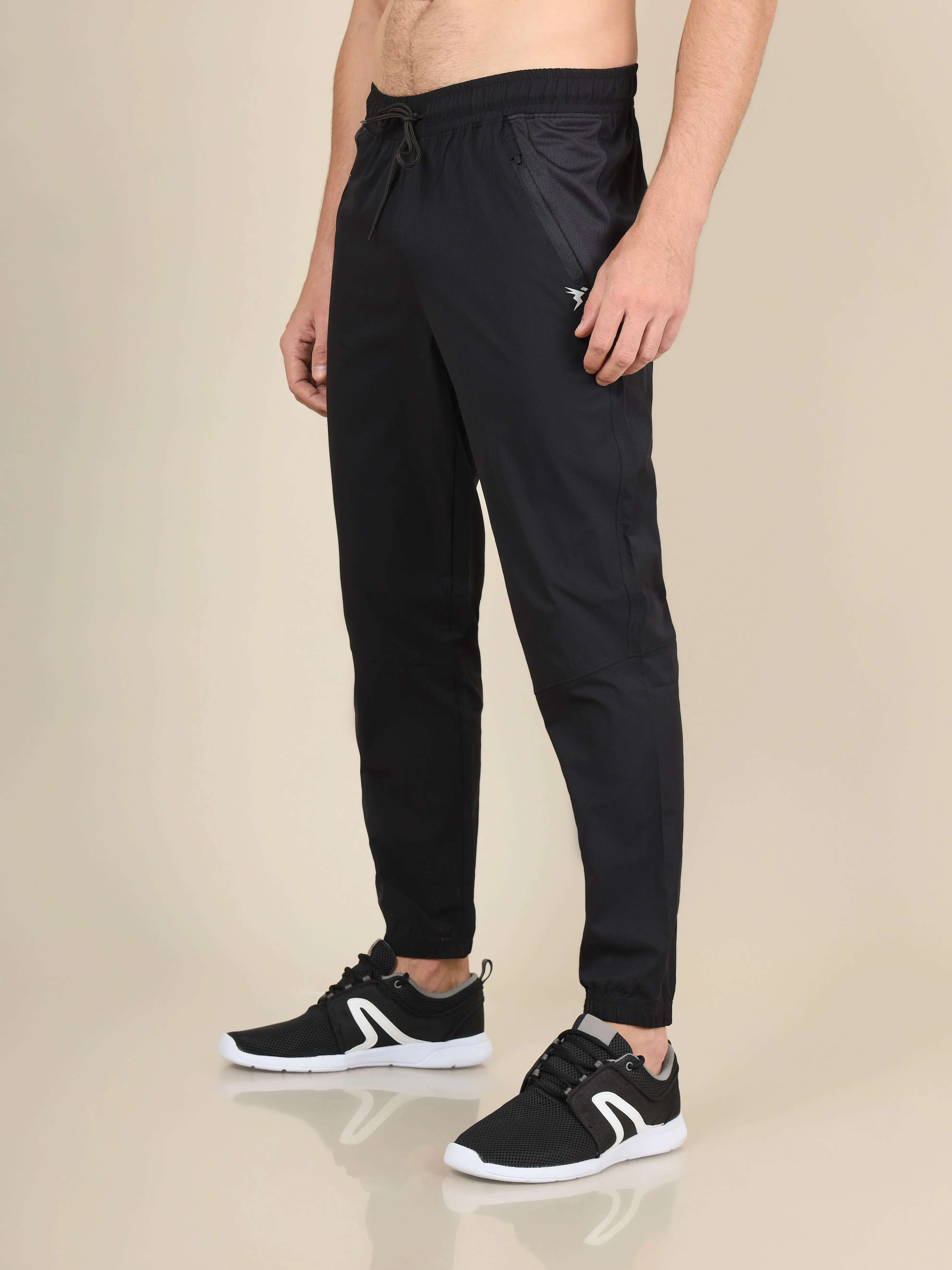 Men Colorblock Slim Fit Joggers with TECHNOLITE STRETCH