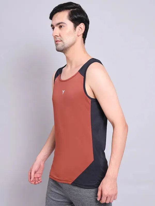 Men Colorblock Slim Fit Scoop Neck Innerwear Vest with TECHNO COOL 