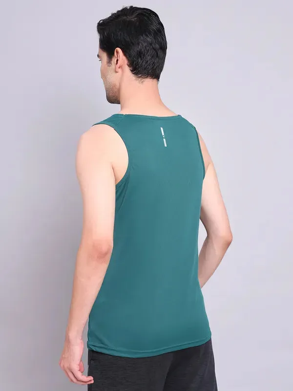 Men Colorblock Slim Fit Scoop Neck Innerwear Vest with TECHNO COOL 