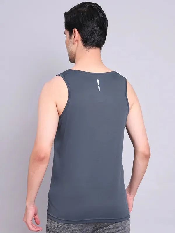 Men Colorblock Slim Fit Scoop Neck Innerwear Vest with TECHNO COOL 