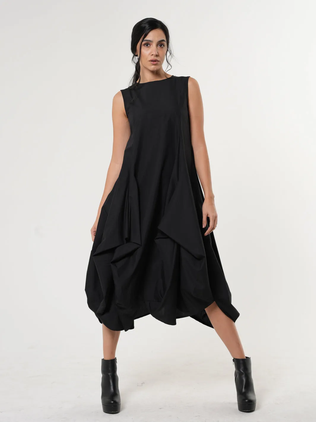 Sleeveless Black Dress With Drapings