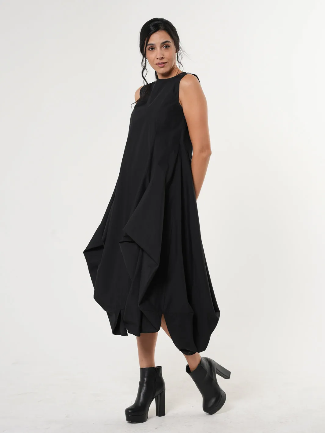 Sleeveless Black Dress With Drapings