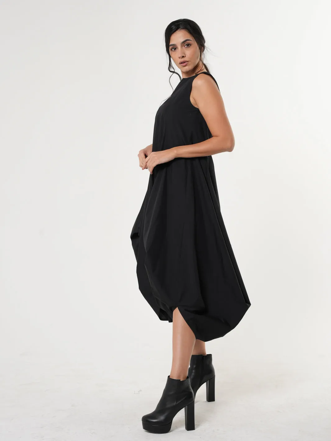 Sleeveless Black Dress With Drapings