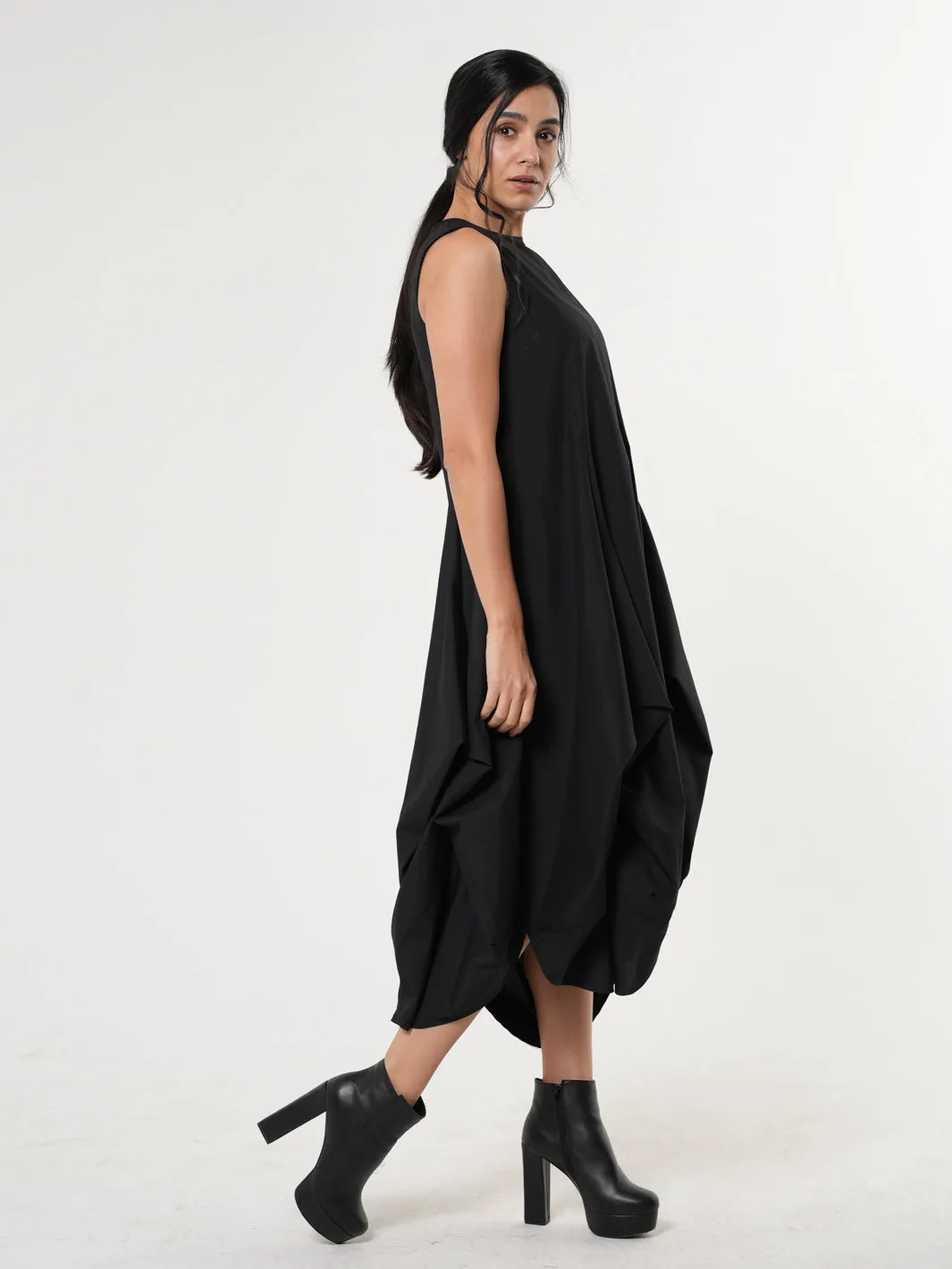 Sleeveless Black Dress With Drapings