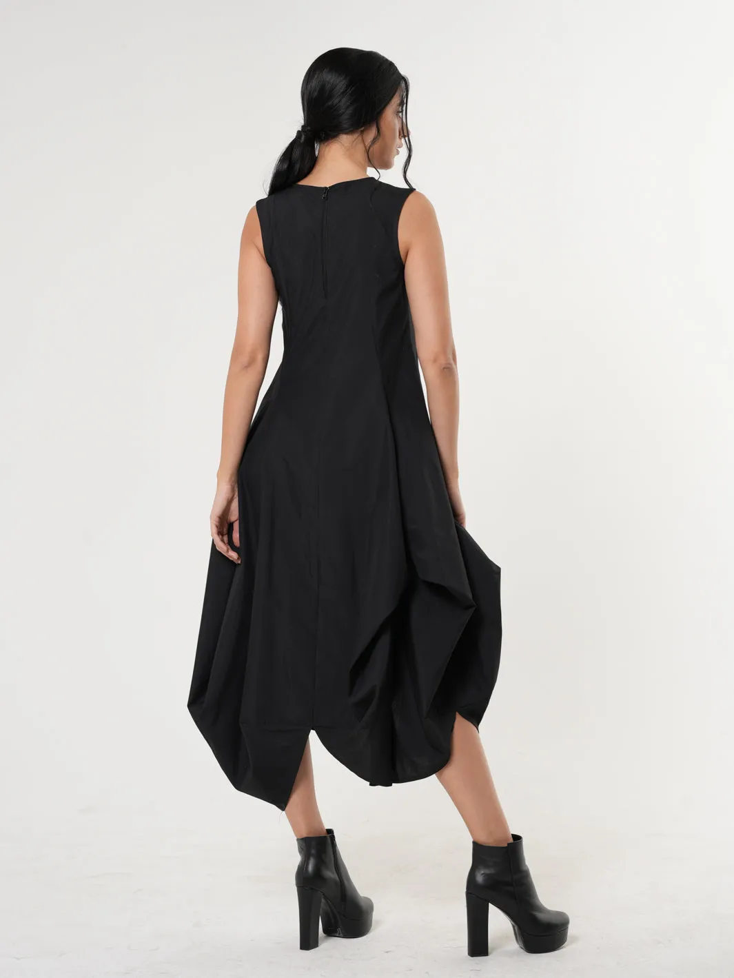 Sleeveless Black Dress With Drapings