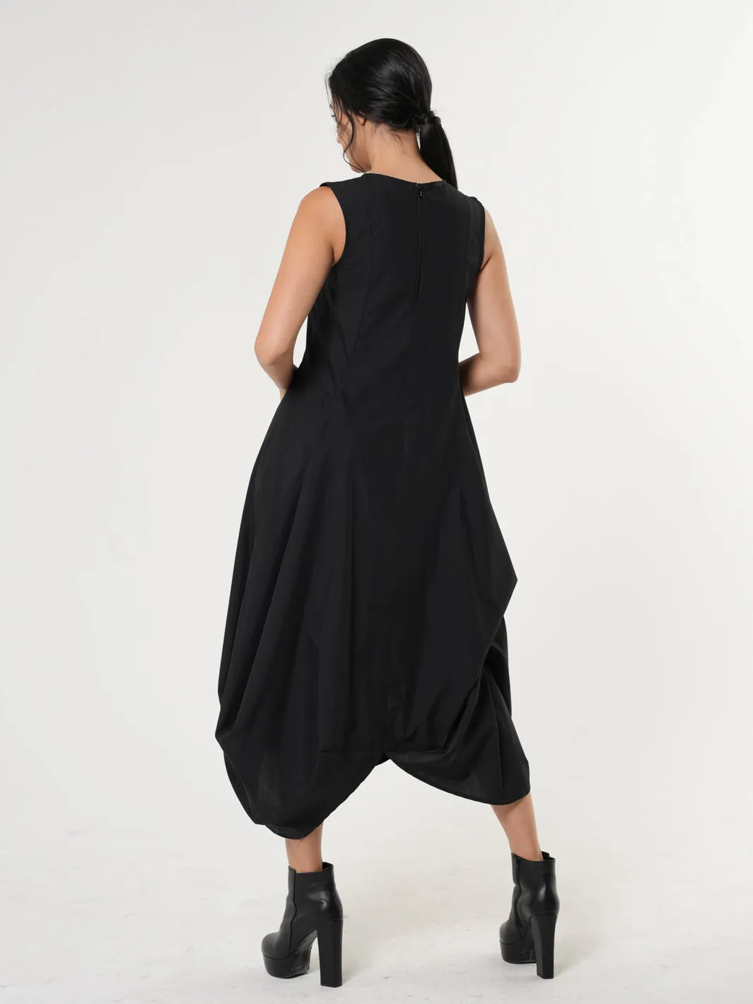 Sleeveless Black Dress With Drapings