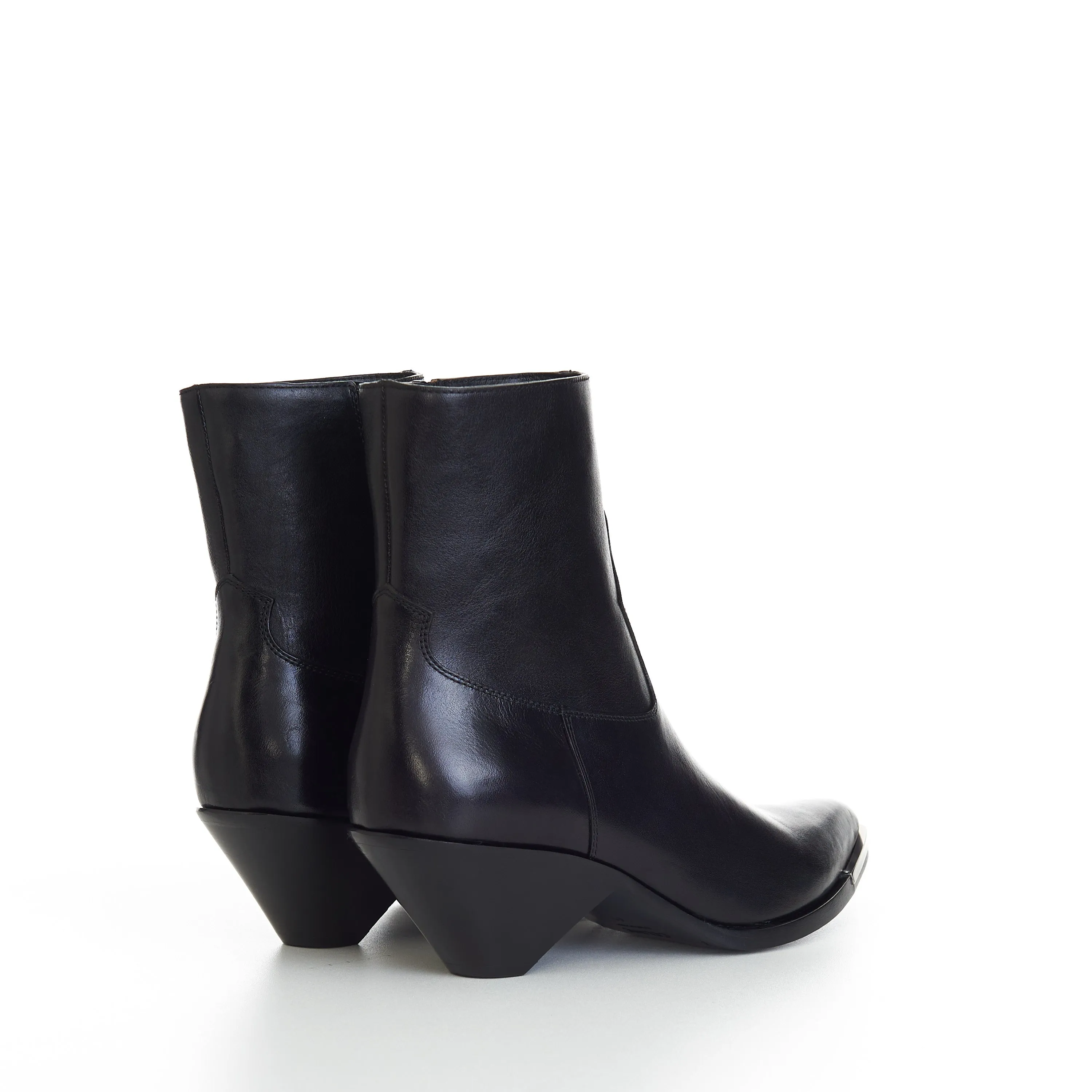 Zipped Conique Boot With Metal Toe In Black Shiny Calfskin