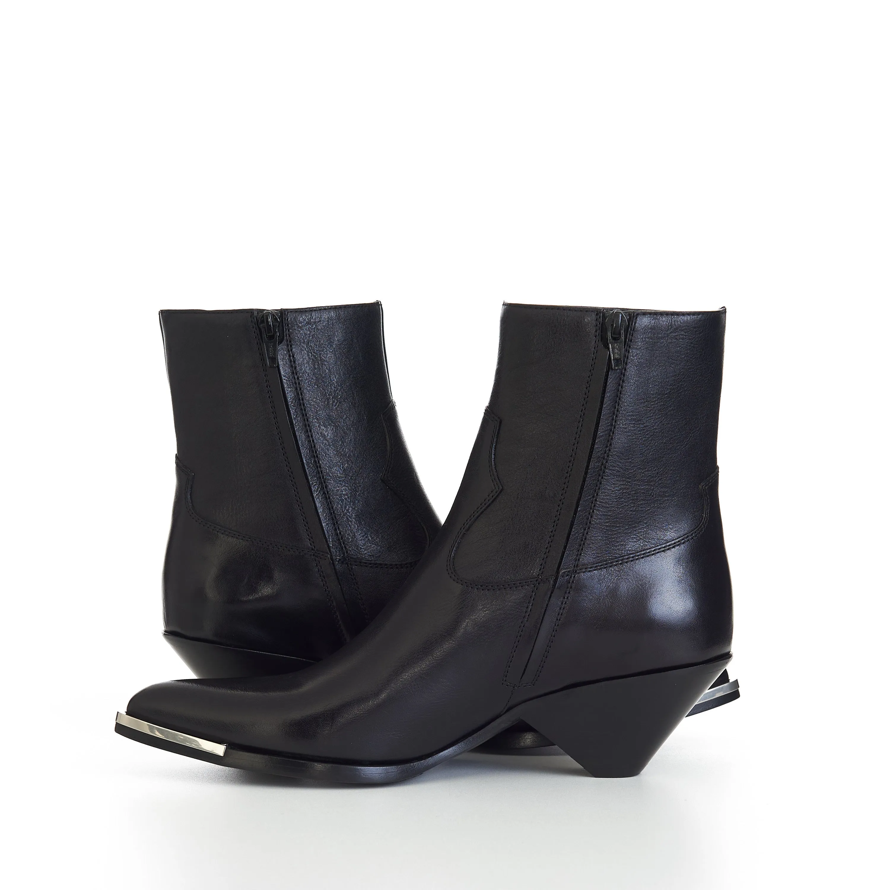 Zipped Conique Boot With Metal Toe In Black Shiny Calfskin